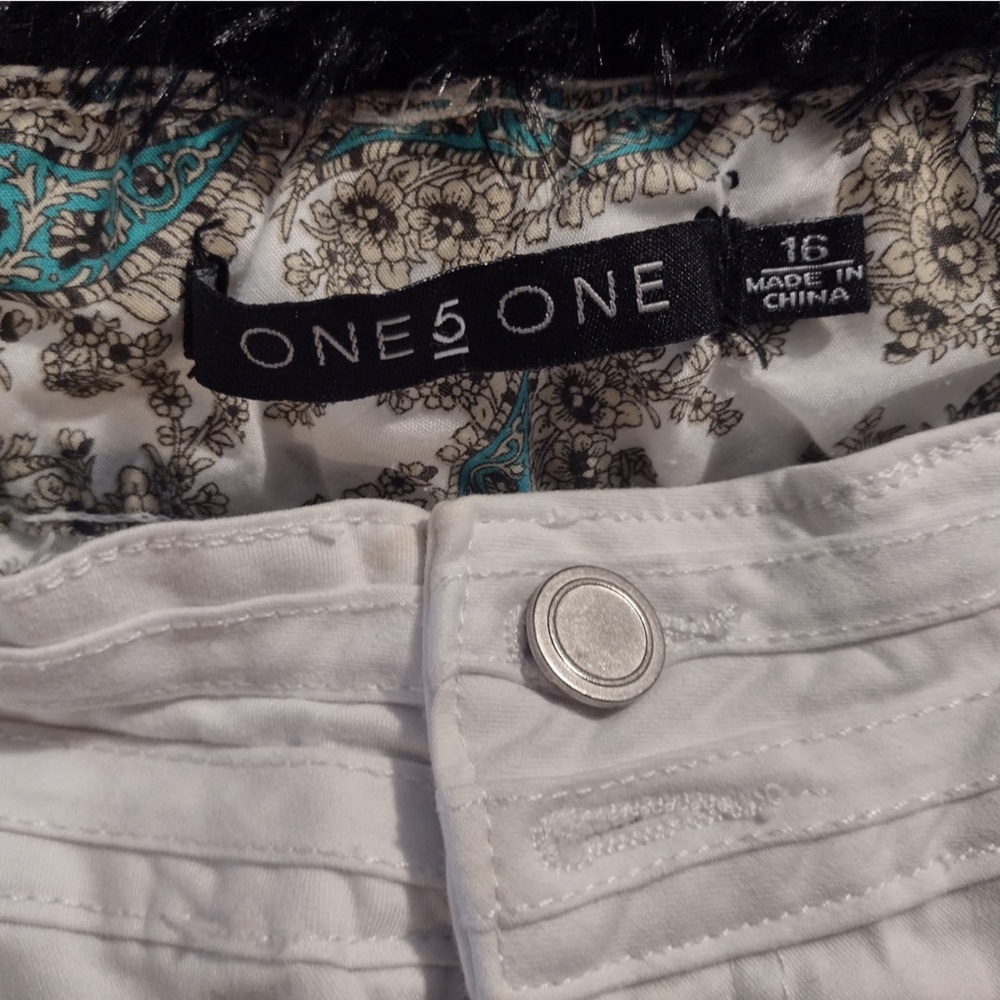 JBH* White One 5 One Shorts - Picture 4 of 4